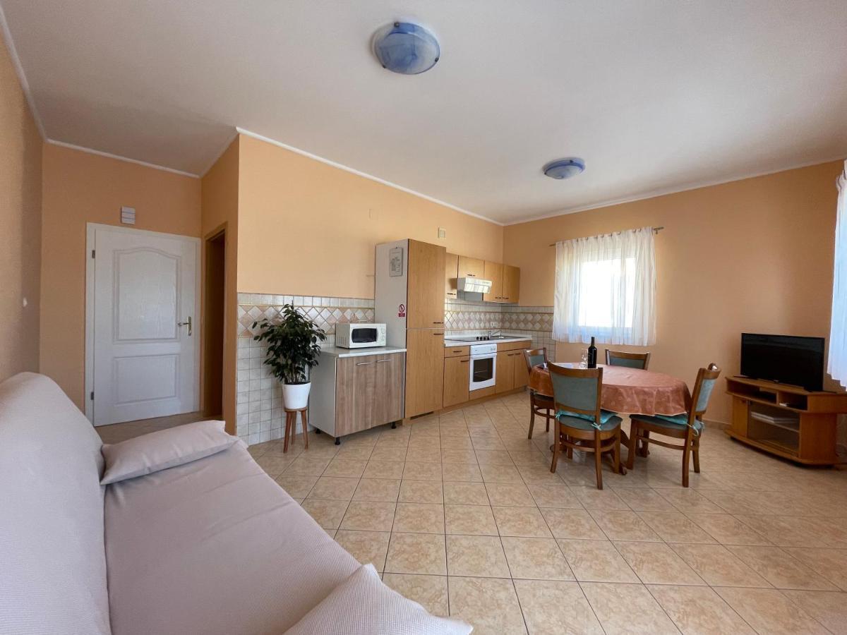Apartmani Ruzarija ラブ エクステリア 写真