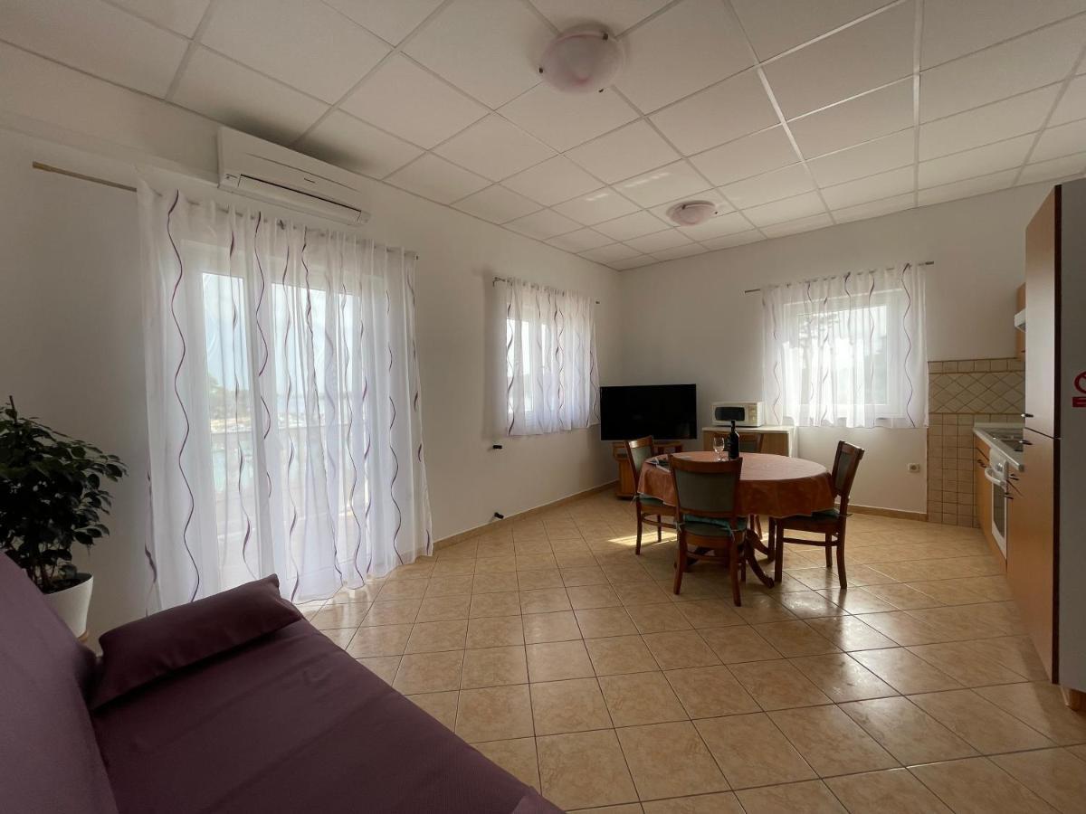 Apartmani Ruzarija ラブ エクステリア 写真